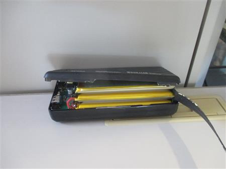 モバイルバッテリー1