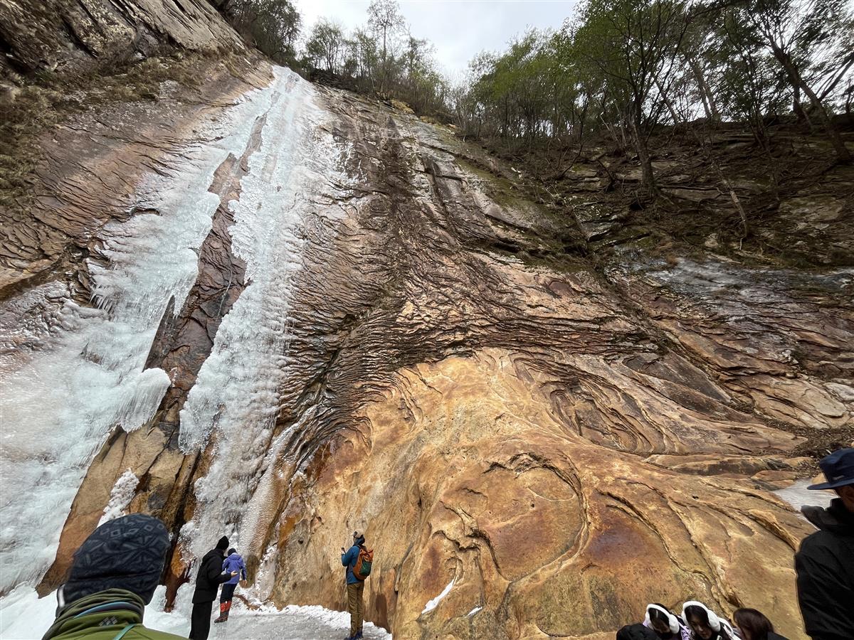 藤河内渓谷　観音滝氷瀑ツアー