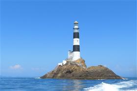 水ノ子島灯台（第七管区提供）