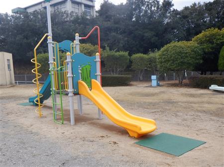 しらさぎ児童公園遊具01