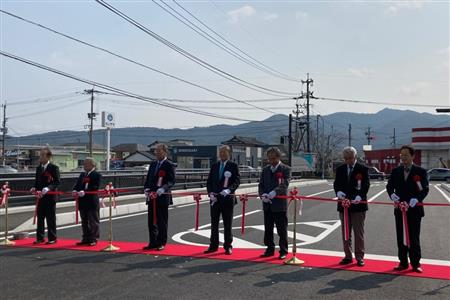 女島橋テープカット