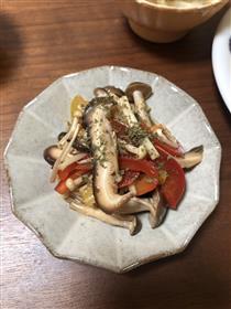   食推さんのうま塩レシピ10月号「きのことパプリカの和風マリネ」