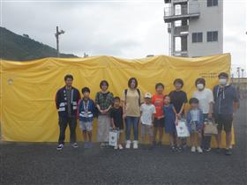 整備したテントの前での記念撮影